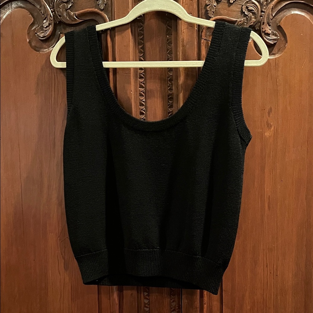 St. John Collection Black Tank Top - Picture 2 of 3